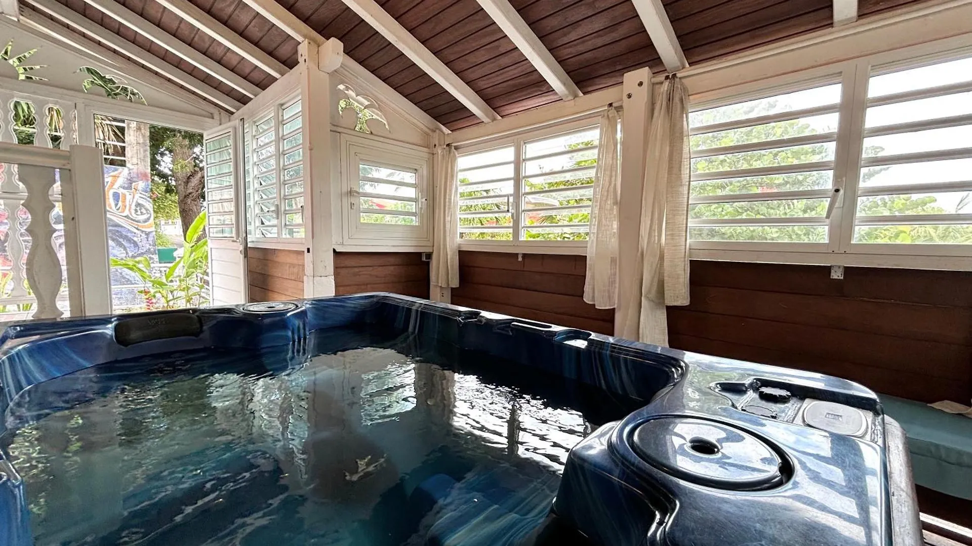 Hébergement de vacances Le Nid De Lorhila - Jacuzzi, Piscine, Plage Sainte-Anne
